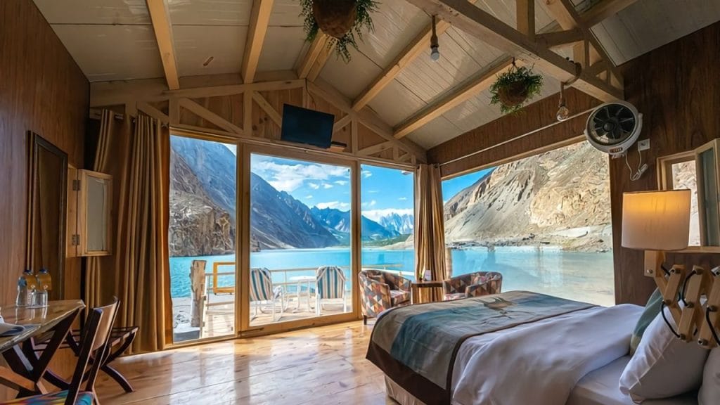 The-Luxus-Hunza-Attabad-Lake-Resort-